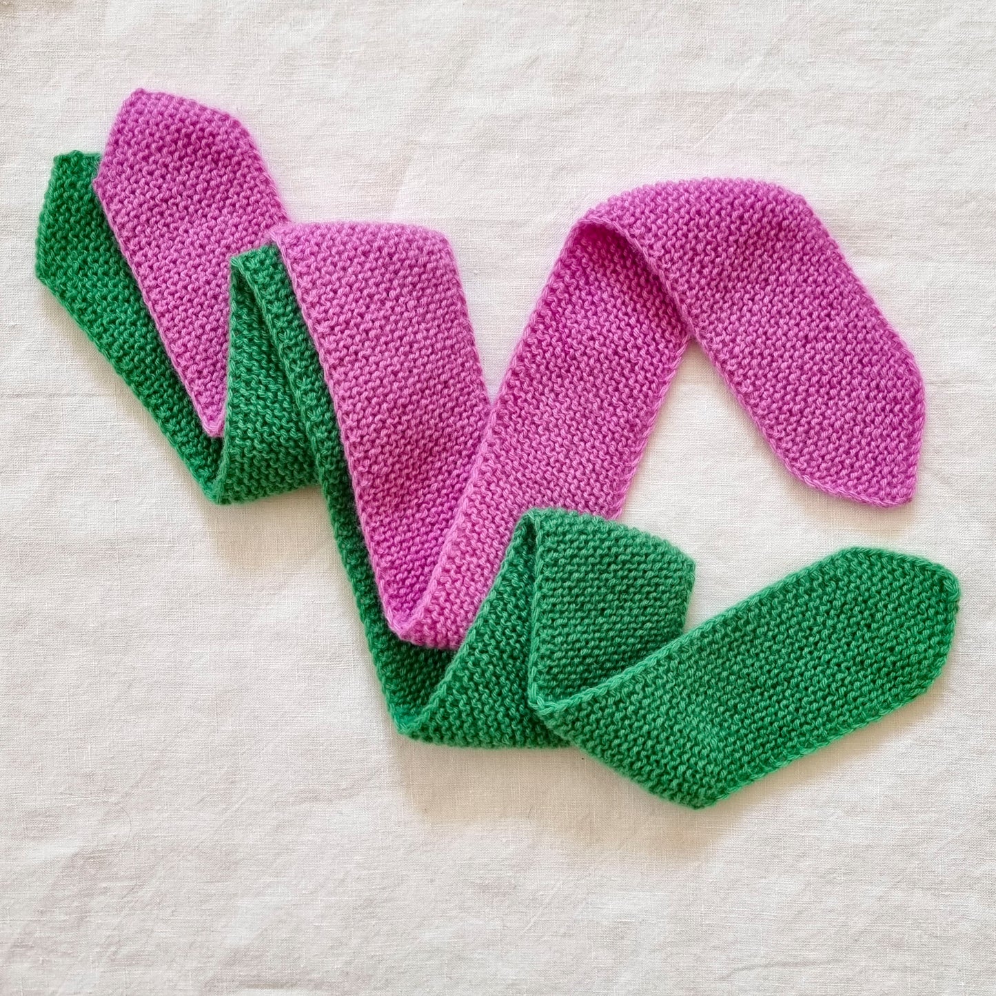 slanty neck tie pattern